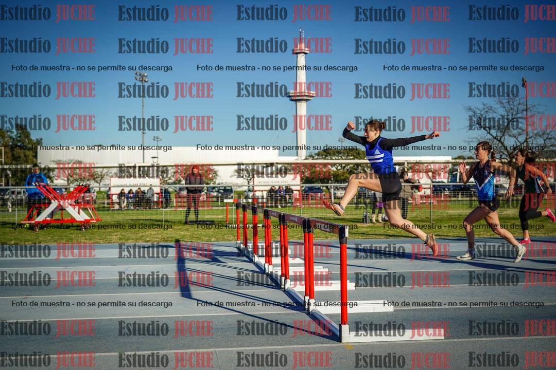 Fotos de los 100 m con vallas de mujeres