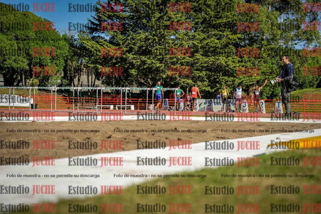 Fotos de los 100 m con vallas de varones - deca 6