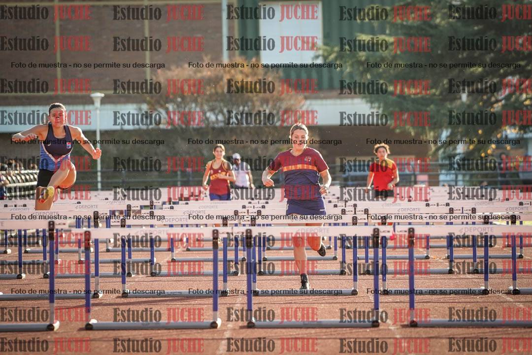 Fotos de los 100 m con vallas de mujeres - hepta 1