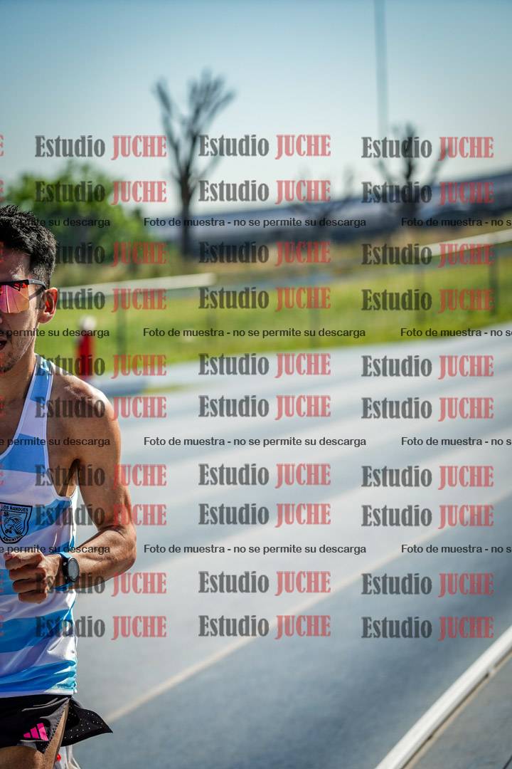 Fotos de los 5000 m de mujeres y varones - serie 1