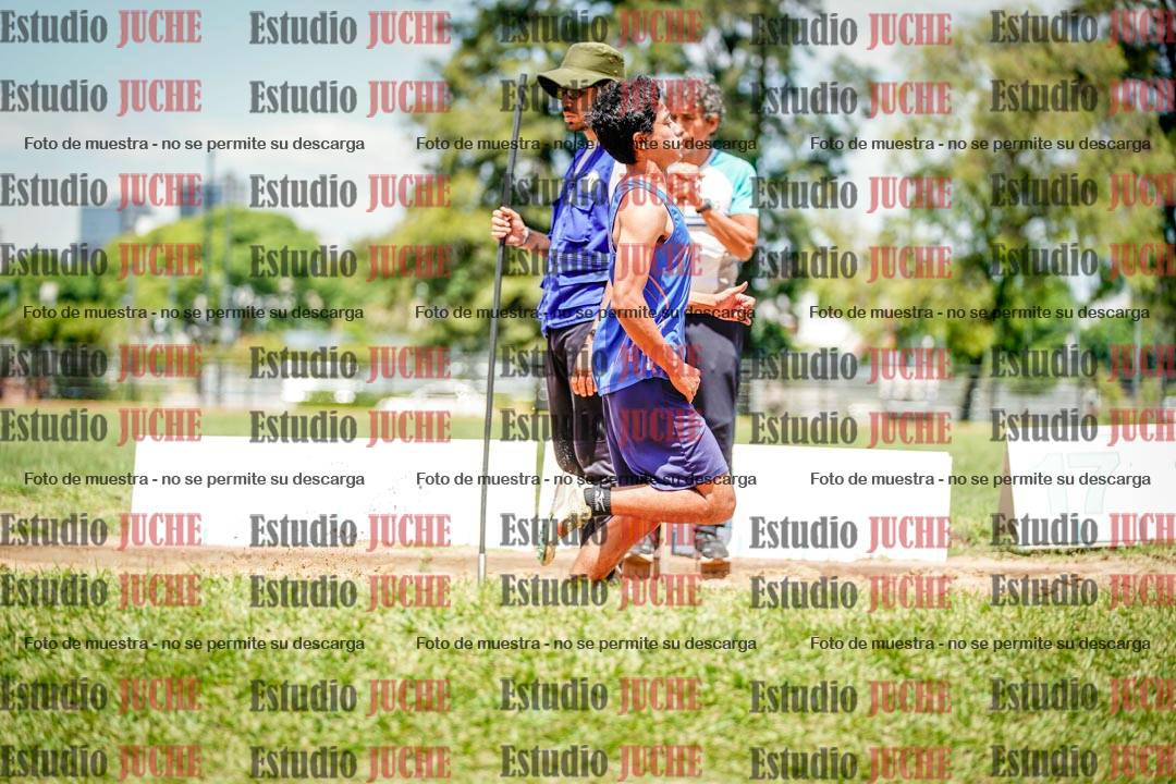 Fotos del salto en largo de varones