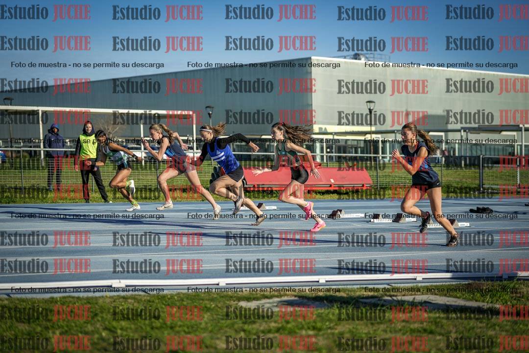 Fotos de los 100 m con vallas de mujeres - U17