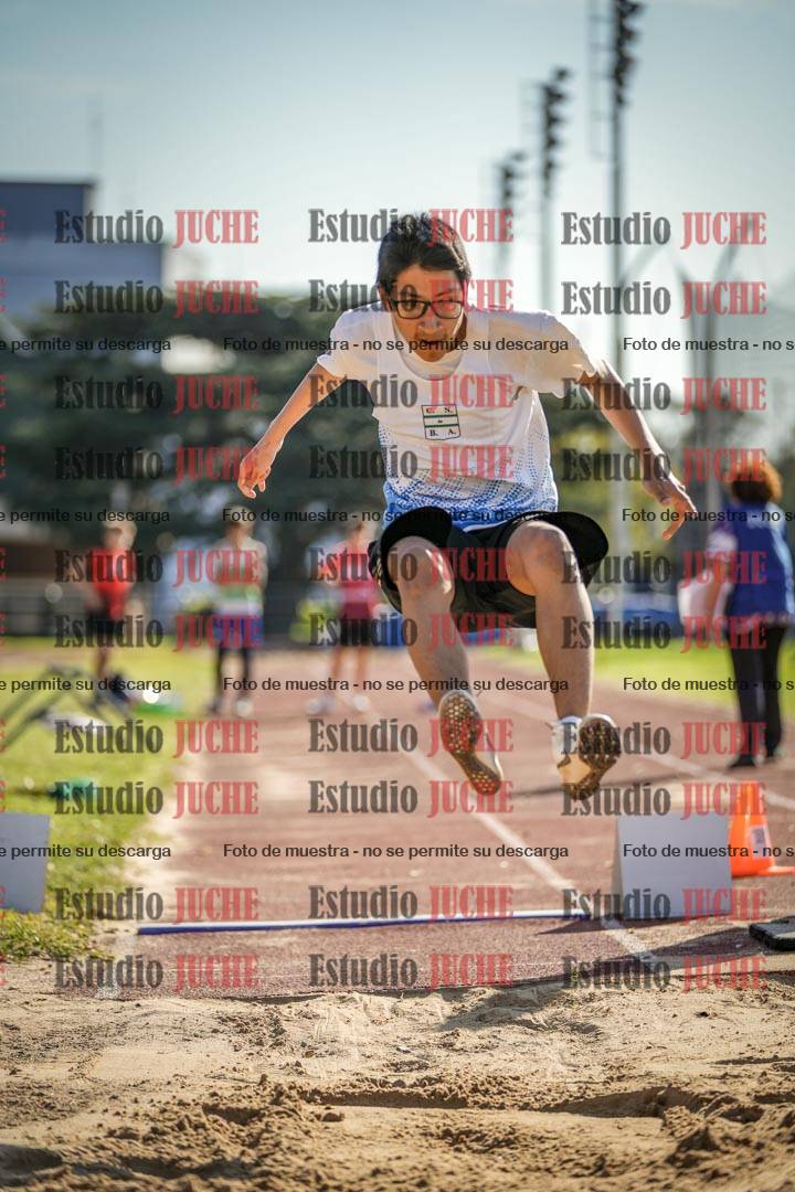 Fotos del salto en largo de varones - ambas categorías