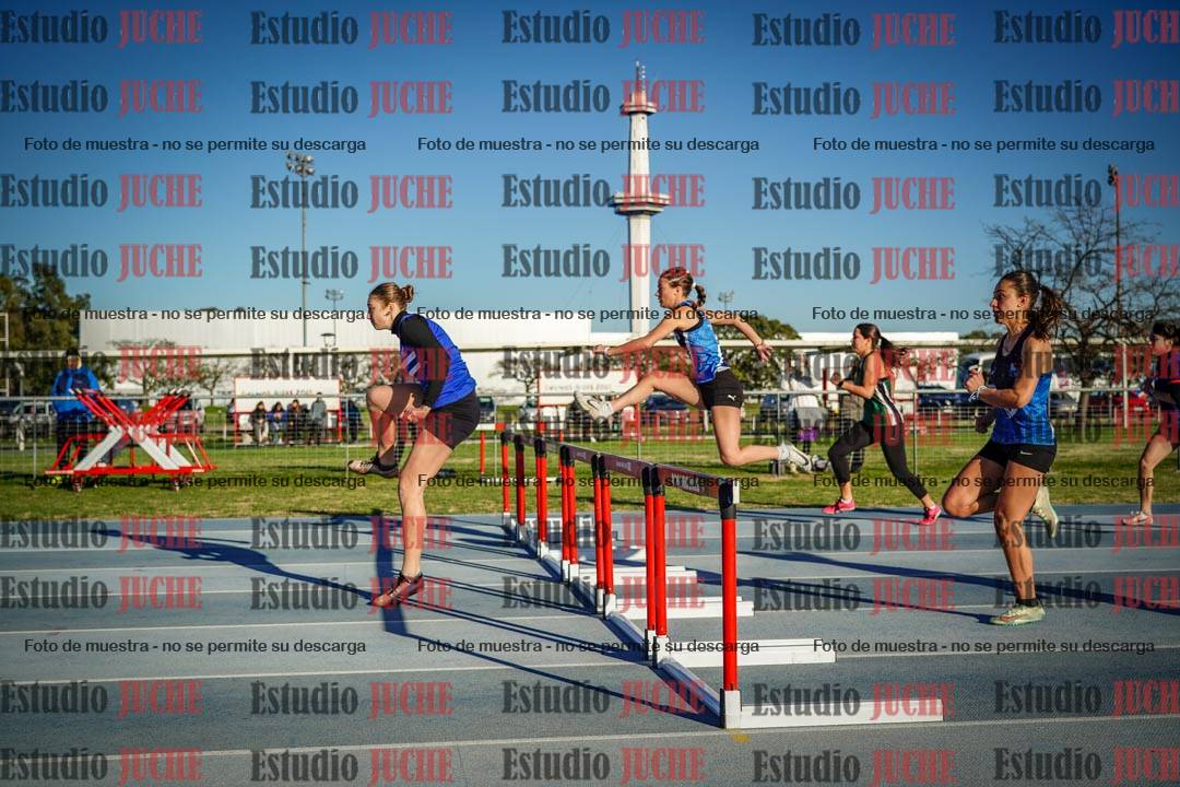 Fotos de los 100 m con vallas de mujeres