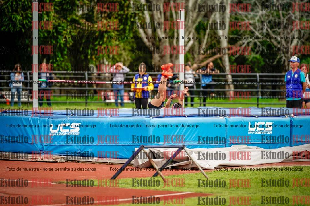 Fotos del salto en alto de mujeres