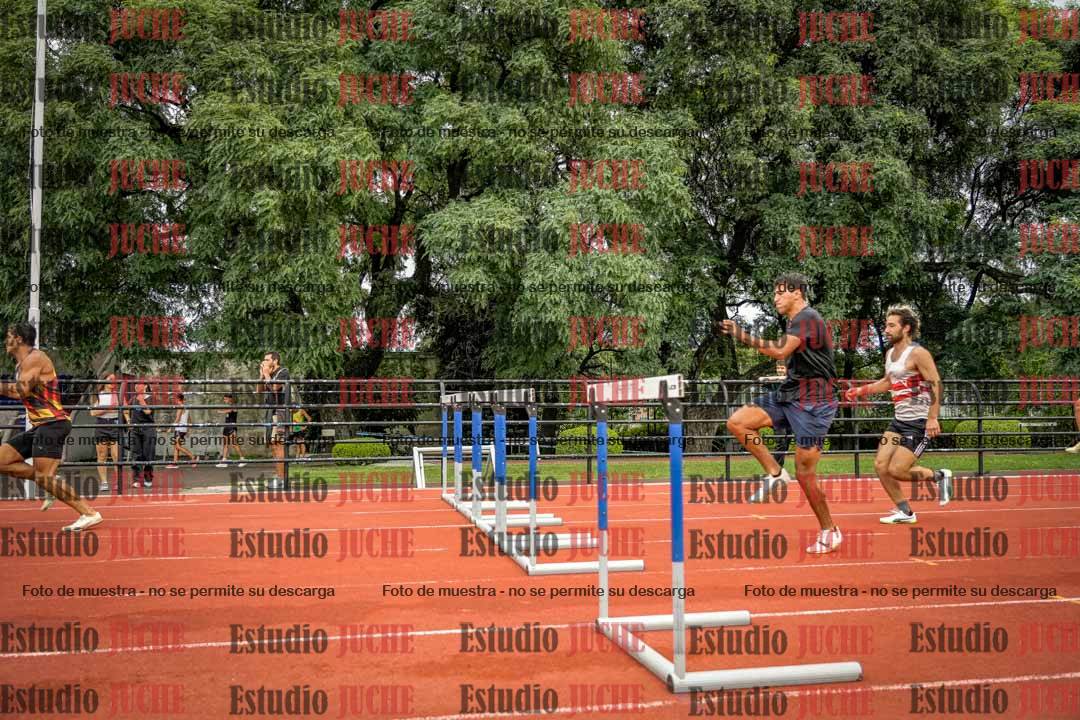 Fotos de los 110 m con vallas de varones - decatlón 6