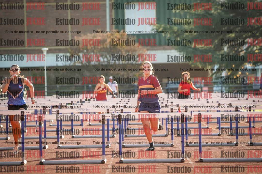 Fotos de los 100 m con vallas de mujeres - hepta 1