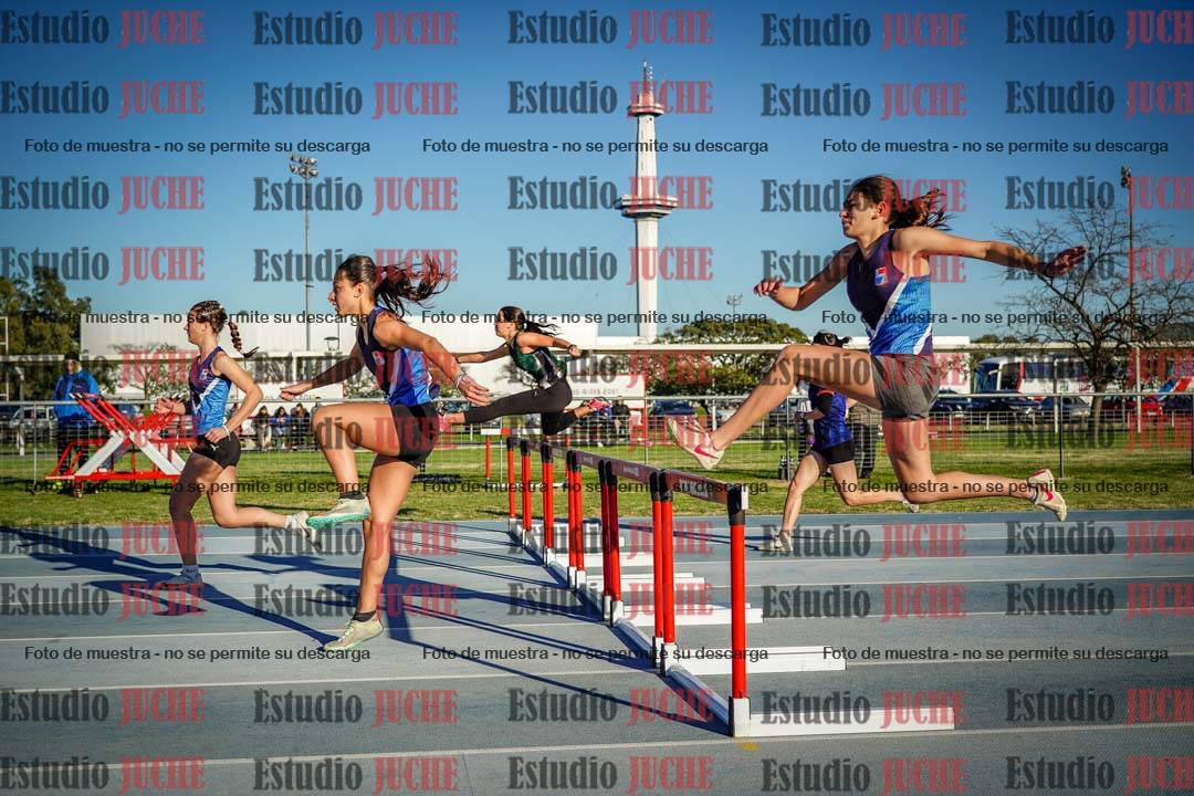 Fotos de los 100 m con vallas de mujeres