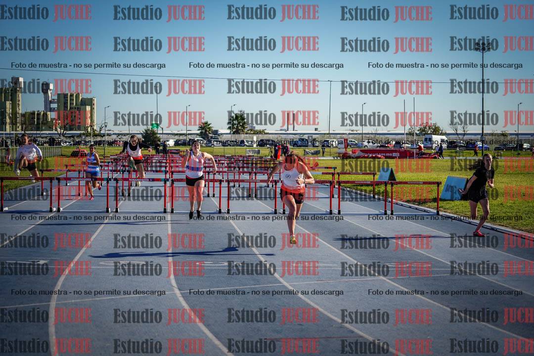 Fotos de los 80 m con vallas de mujeres