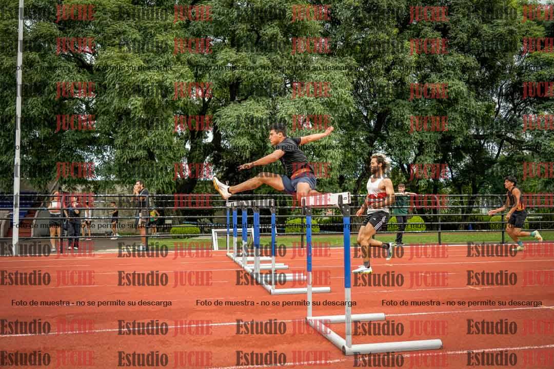 Fotos de los 110 m con vallas de varones - decatlón 6