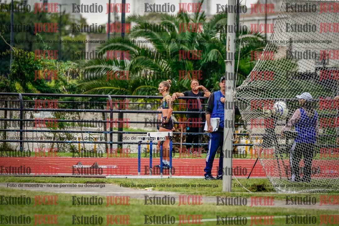 Fotos de los 295 m con vallas de mujeres