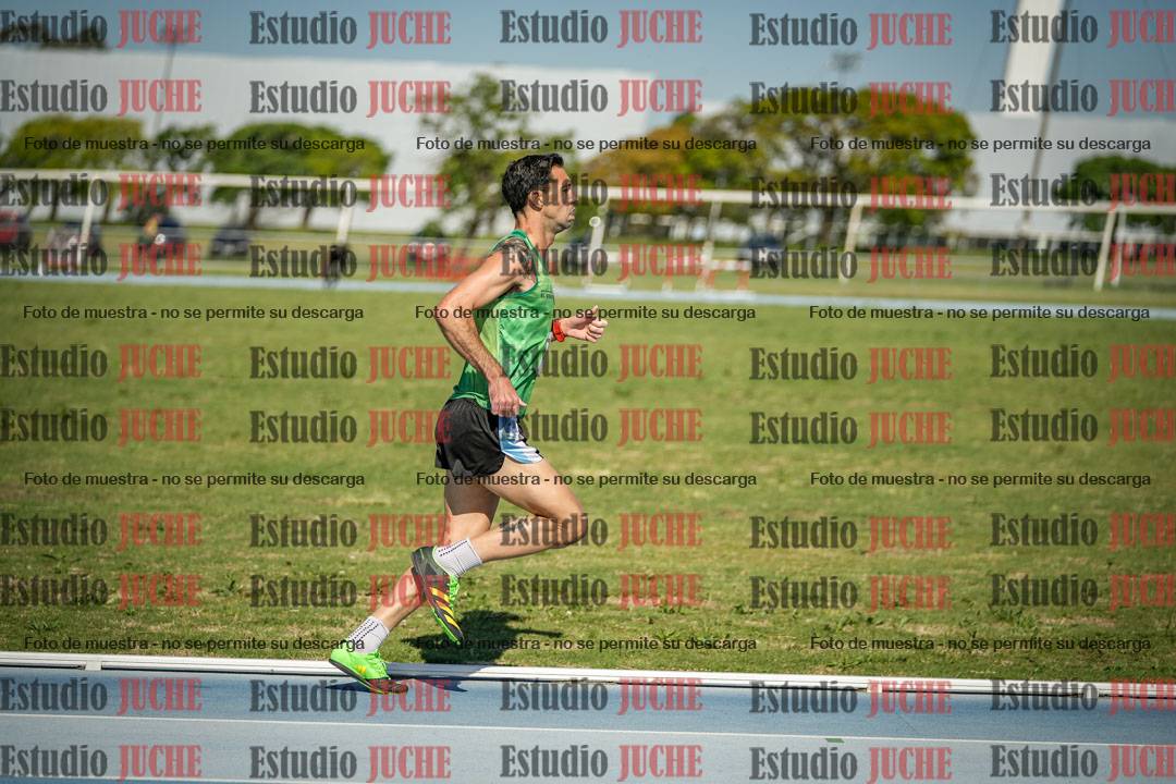 Fotos de los 5000 m de mujeres y varones - serie 1