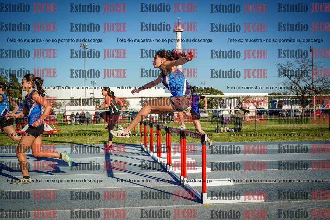 Fotos de los 100 m con vallas de mujeres
