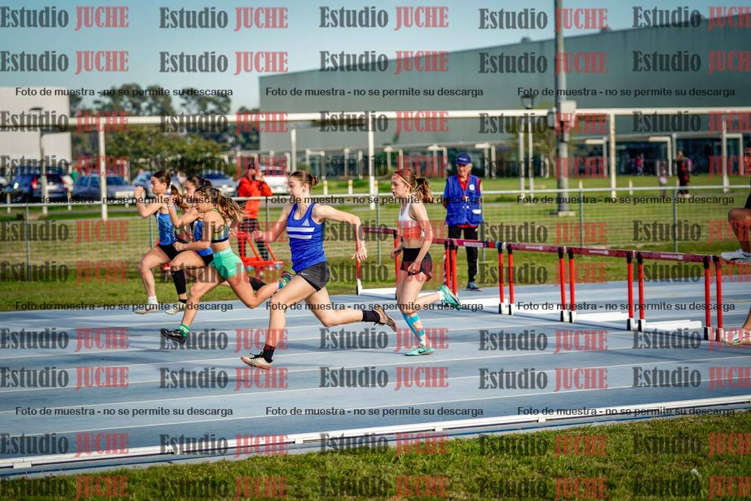Fotos de los 100 m con vallas de mujeres