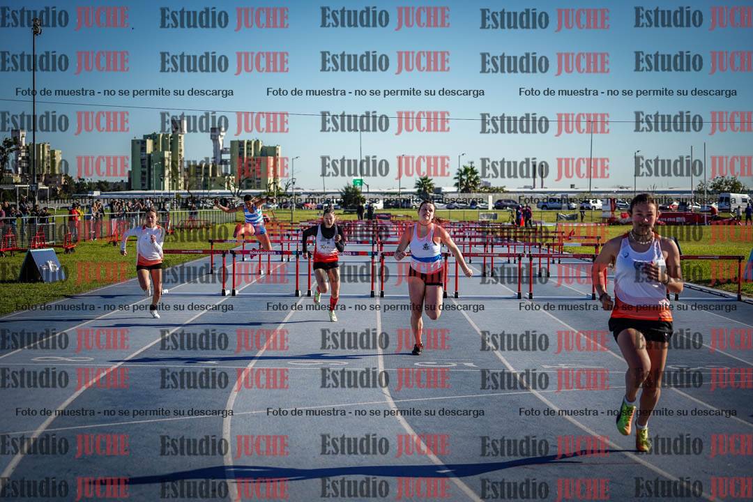 Fotos de los 80 m con vallas de mujeres