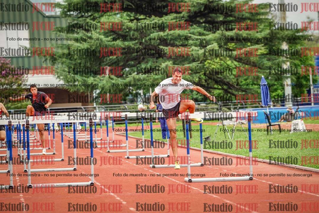 Fotos de los 110 m con vallas de varones - decatlón 6