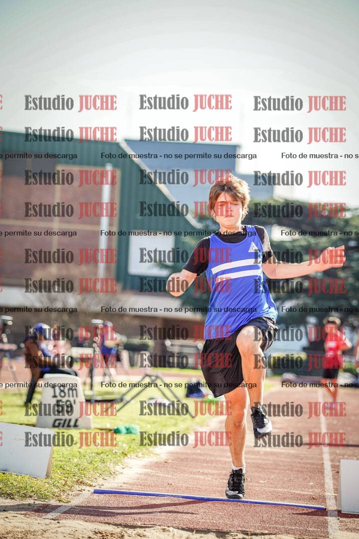 Fotos del salto en largo de varones - ambas categorías