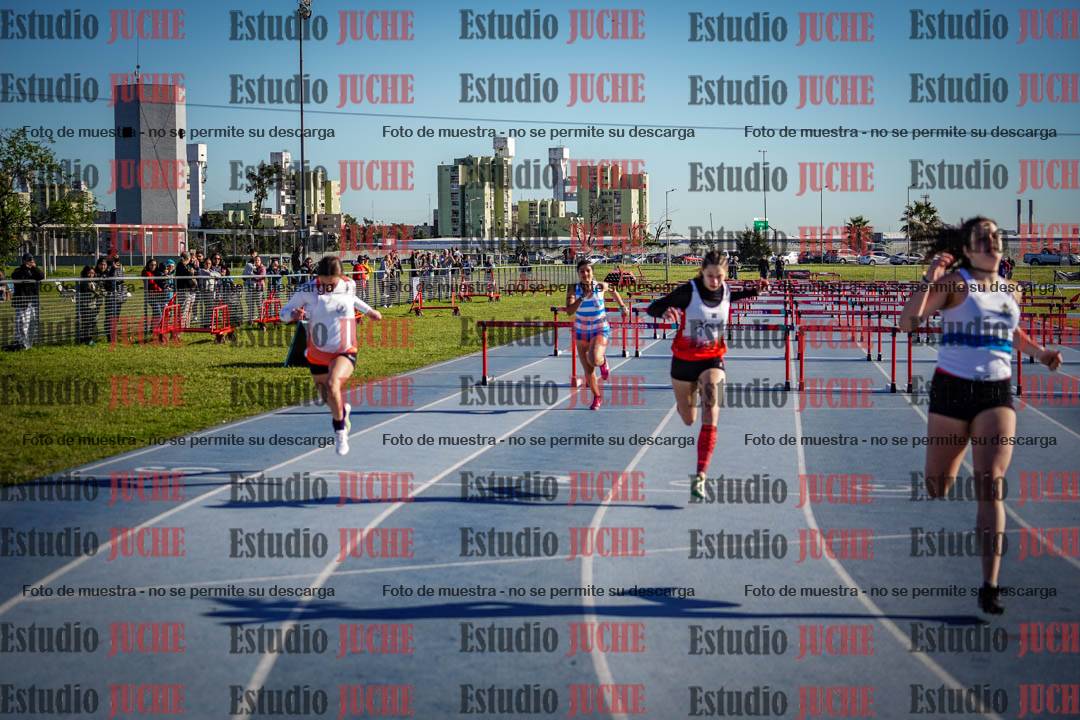 Fotos de los 80 m con vallas de mujeres
