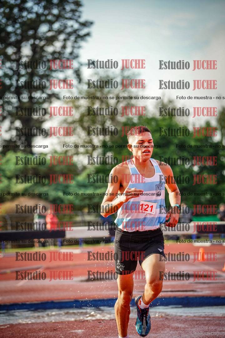 Fotos de los 3000 m con obstáculos de varones