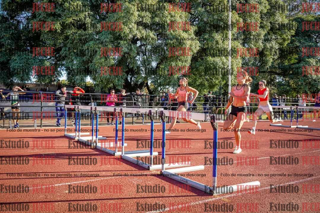 Fotos de los 100 m con vallas de mujeres