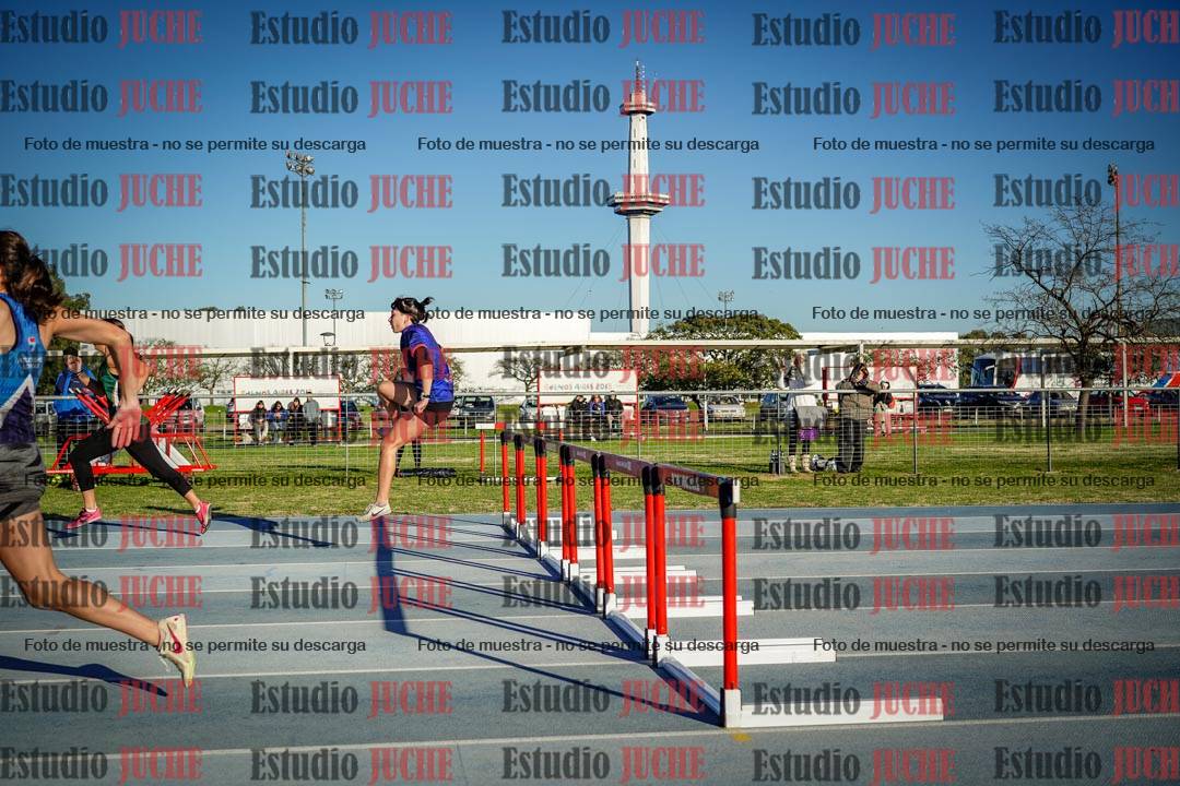 Fotos de los 100 m con vallas de mujeres
