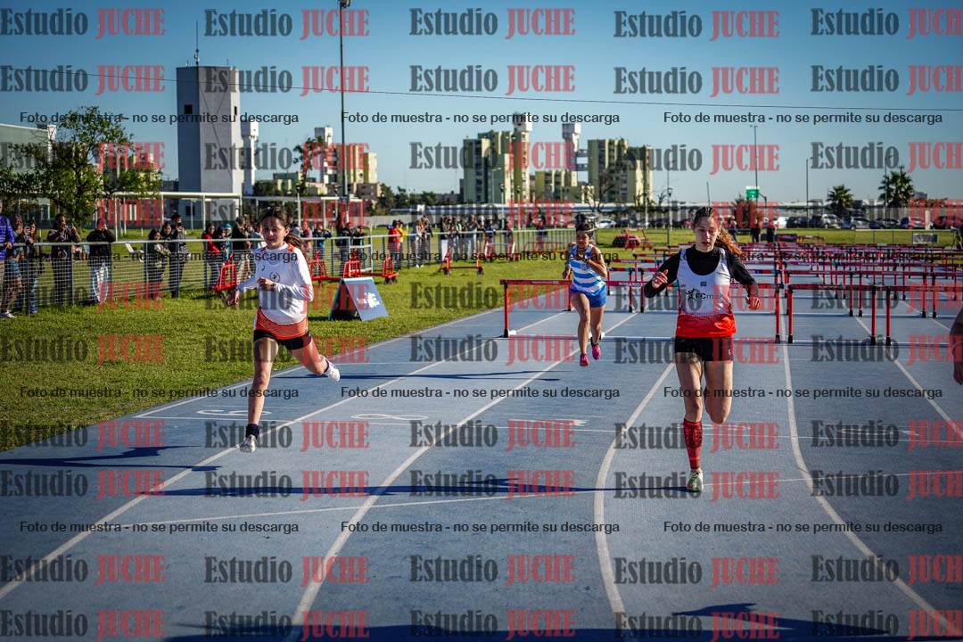 Fotos de los 80 m con vallas de mujeres