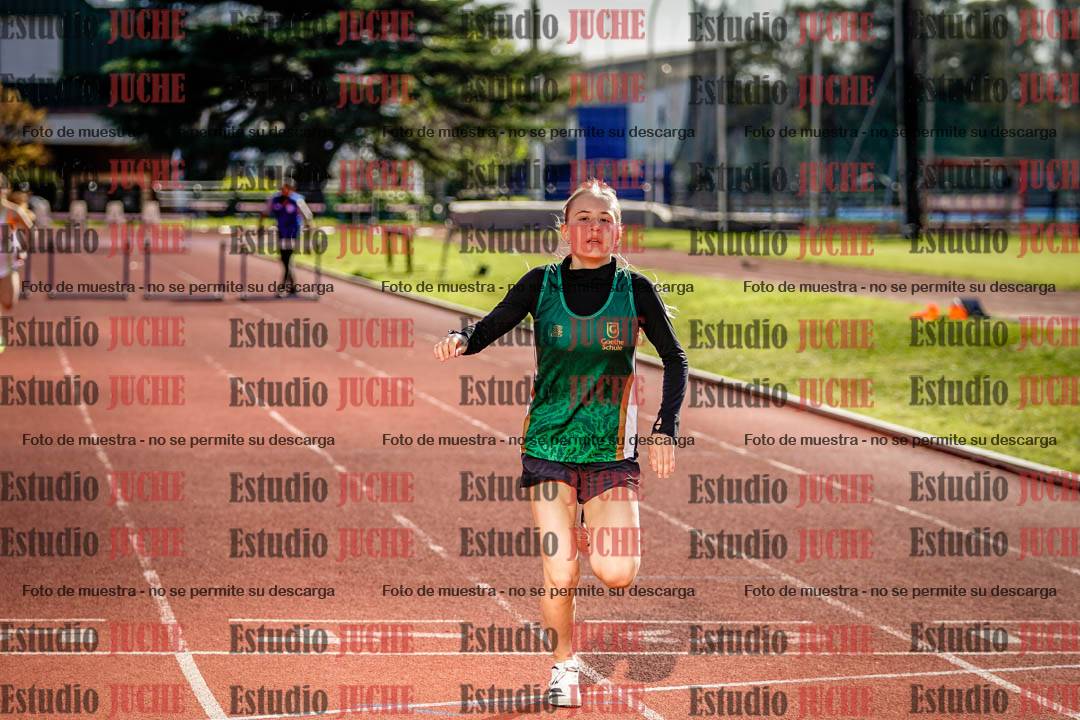 Fotos de los 295 m con vallas de mujeres