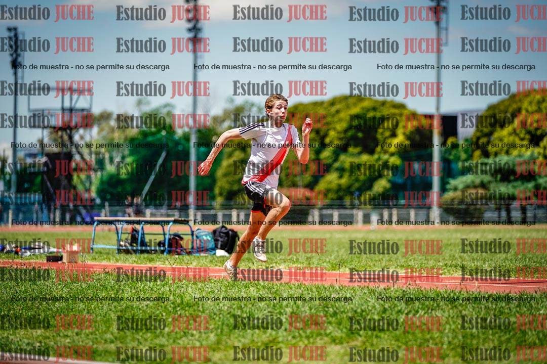 Fotos del salto en largo de varones