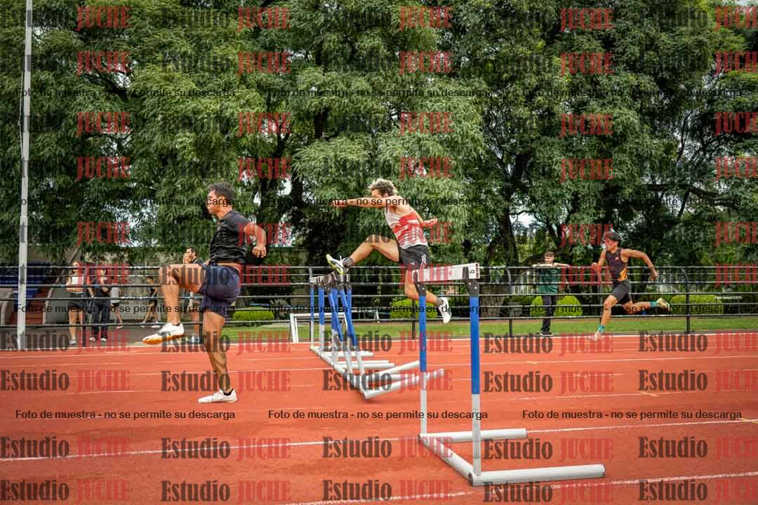 Fotos de los 110 m con vallas de varones - decatlón 6
