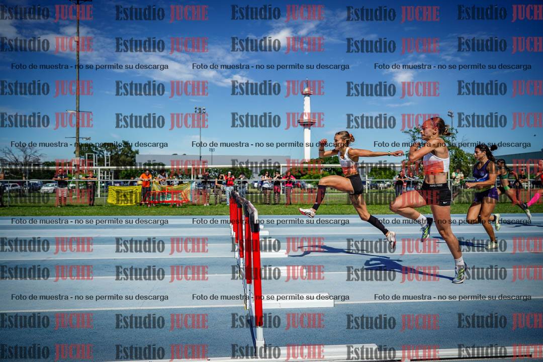 Fotos de los 100 m con vallas de mujeres