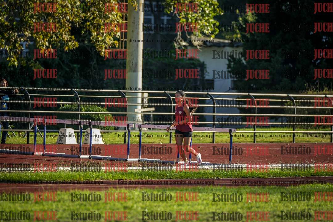 Fotos de los 295 m con vallas de mujeres
