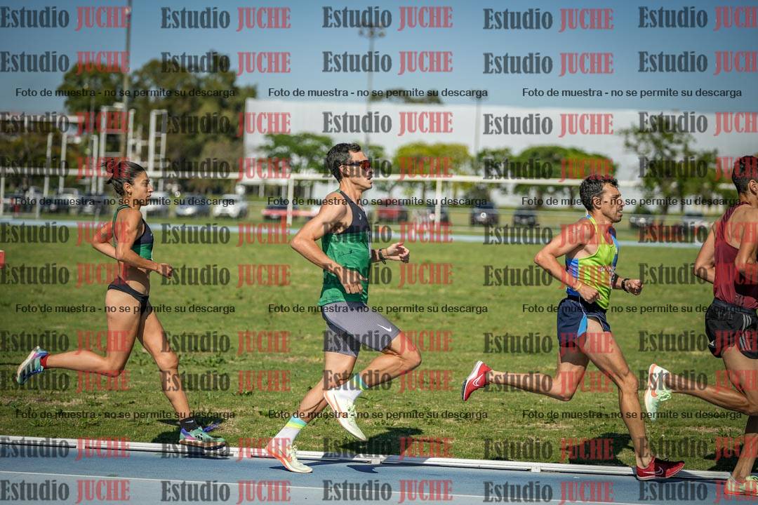 Fotos de los 5000 m de mujeres y varones - serie 1