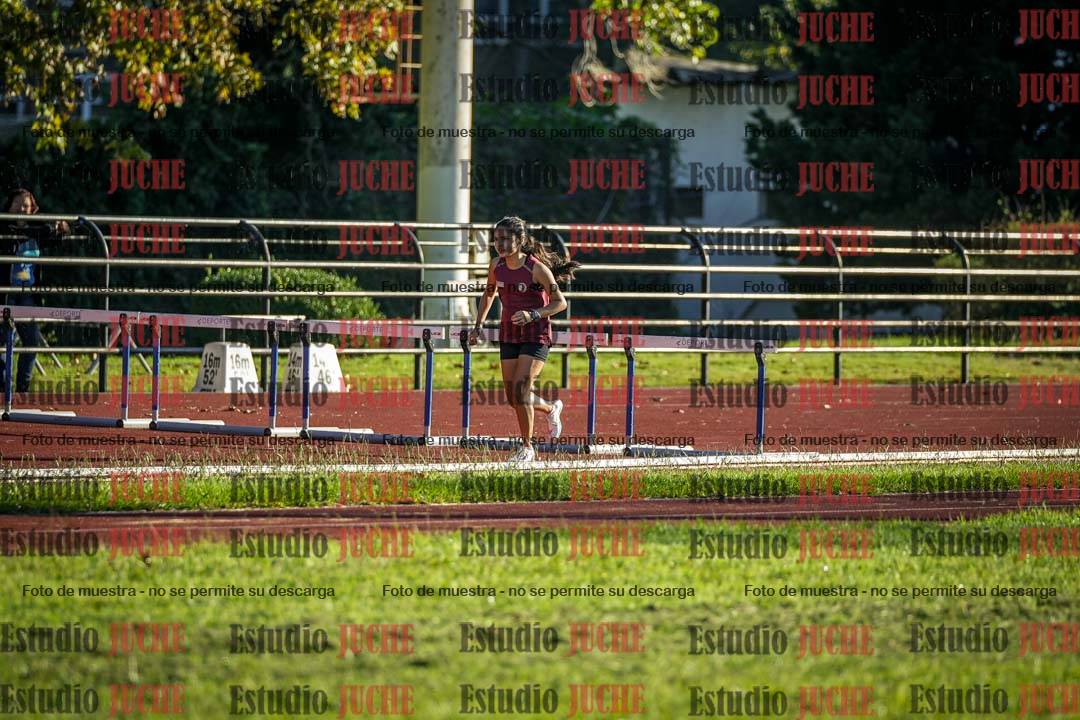 Fotos de los 295 m con vallas de mujeres