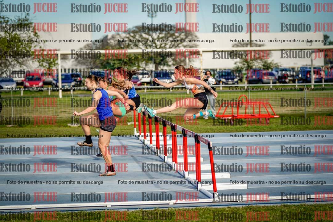 Fotos de los 100 m con vallas de mujeres