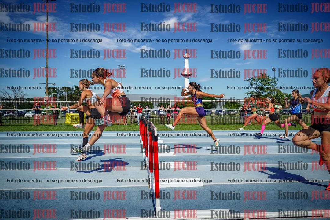 Fotos de los 100 m con vallas de mujeres