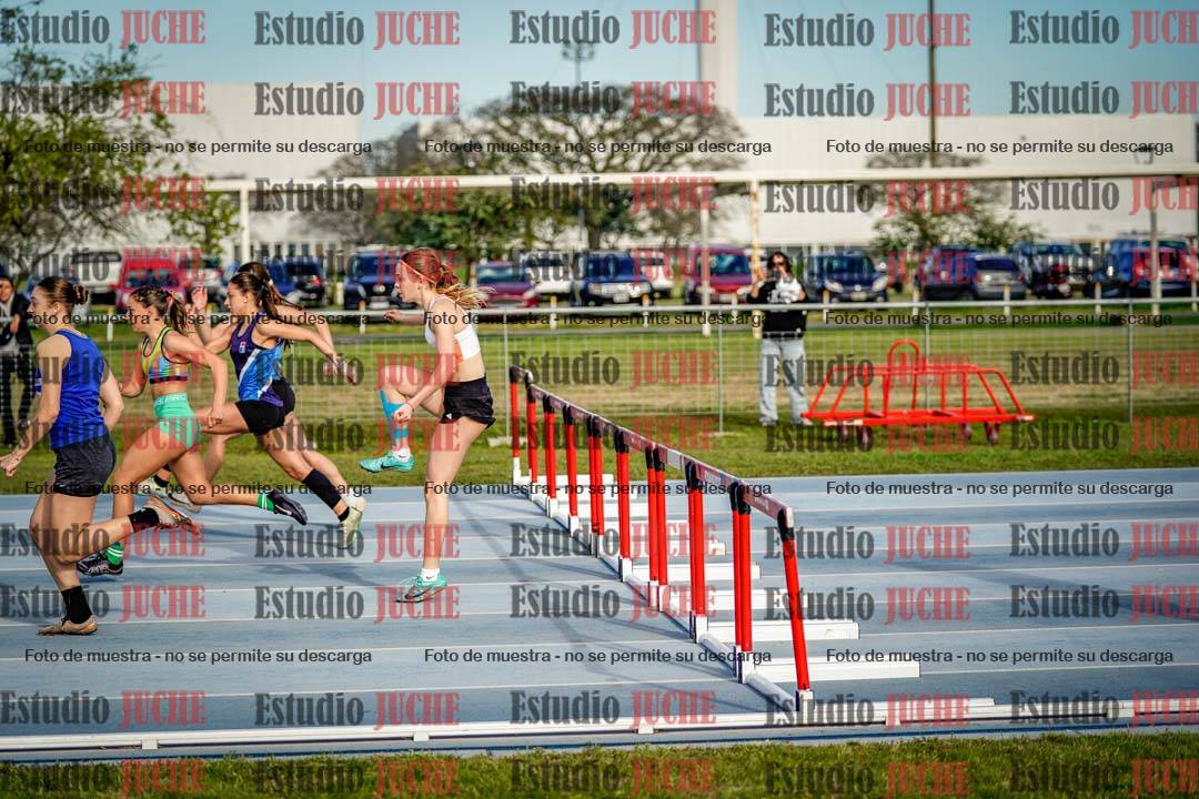 Fotos de los 100 m con vallas de mujeres