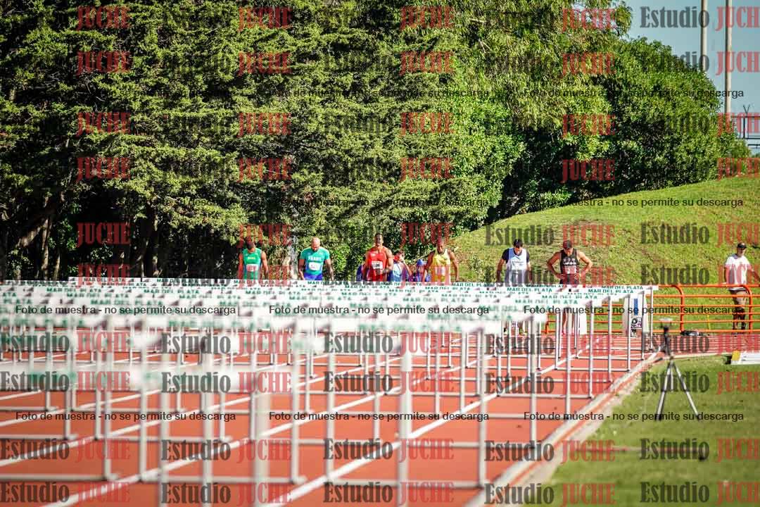 Fotos de los 100 m con vallas de varones - deca 6