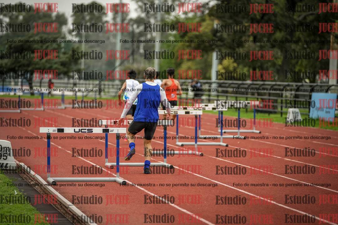Fotos de los 295 m con vallas de varones - U16