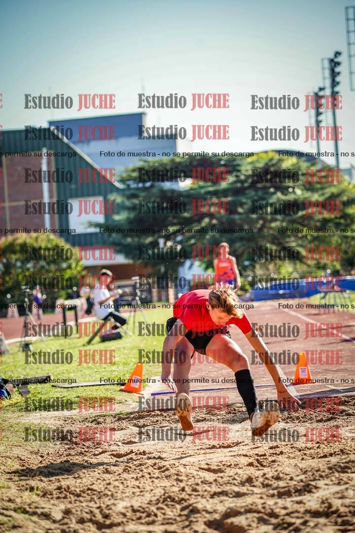 Fotos del salto en largo de varones - U16