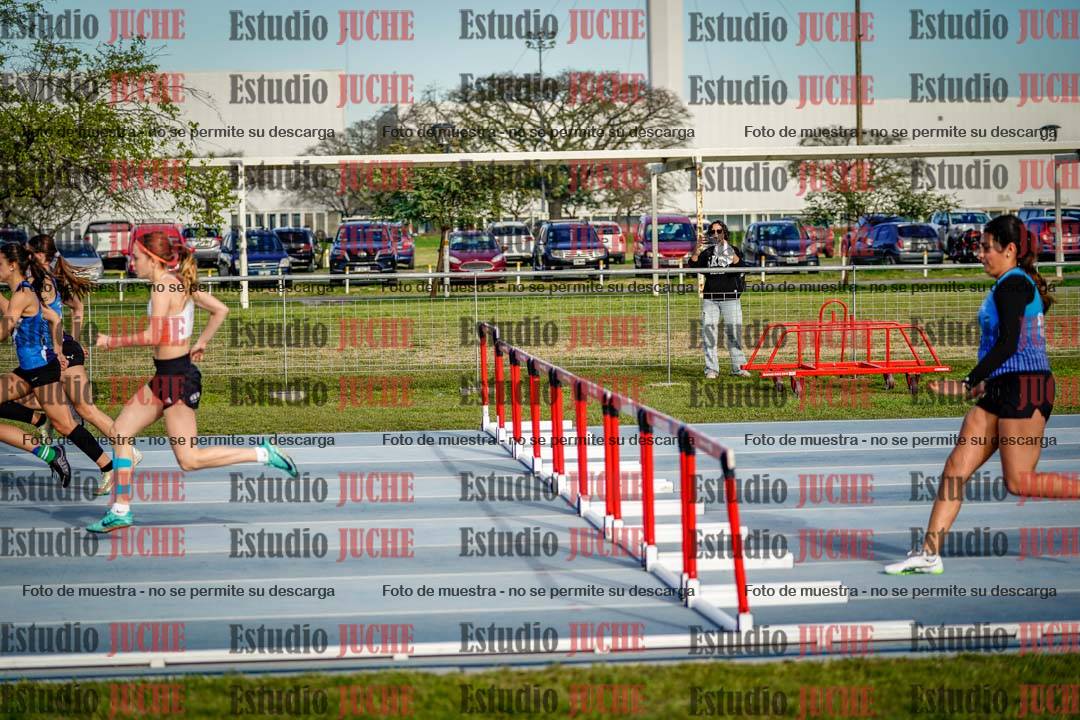 Fotos de los 100 m con vallas de mujeres