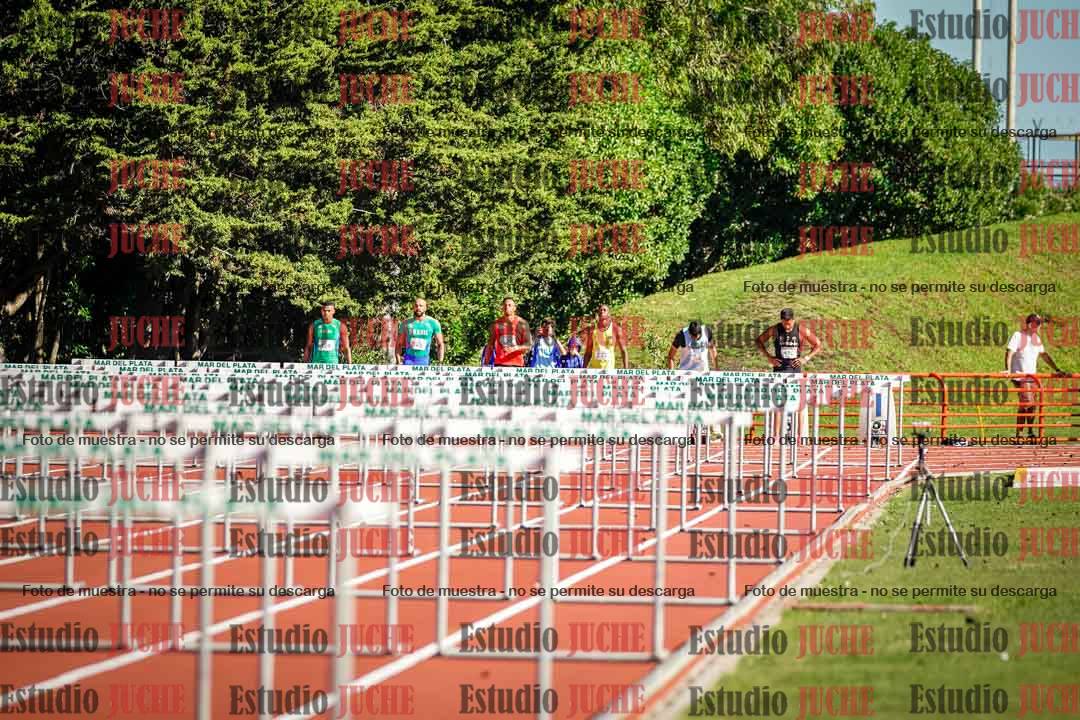 Fotos de los 100 m con vallas de varones - deca 6
