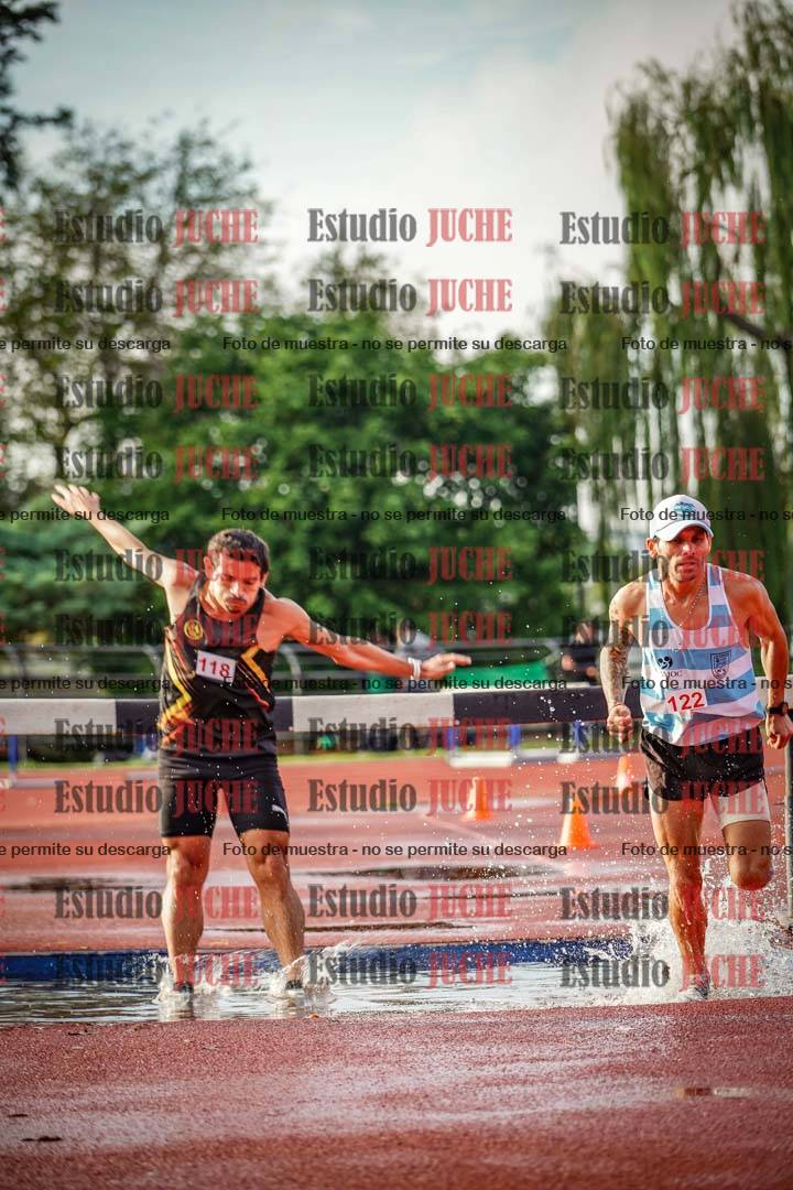 Fotos de los 3000 m con obstáculos de varones