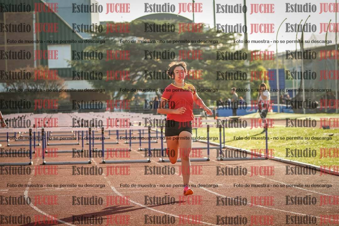 Fotos de los 100 m con vallas de mujeres - hepta 1
