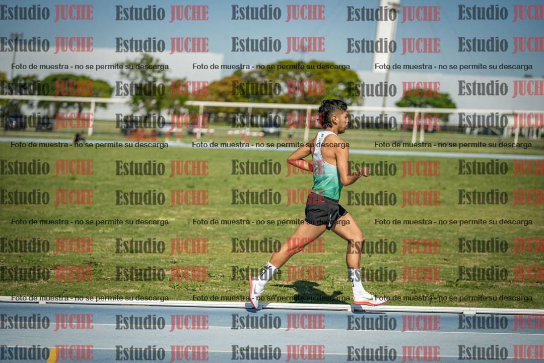 Fotos de los 5000 m de mujeres y varones - serie 1