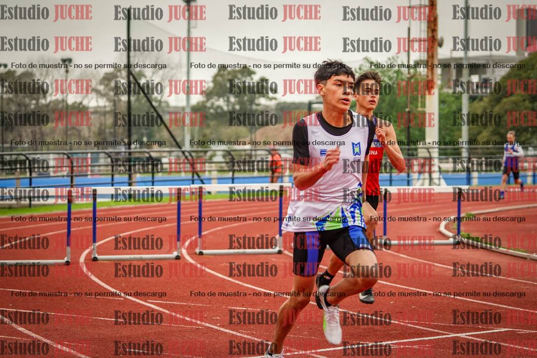 Fotos de los 295 m con vallas de varones - U16