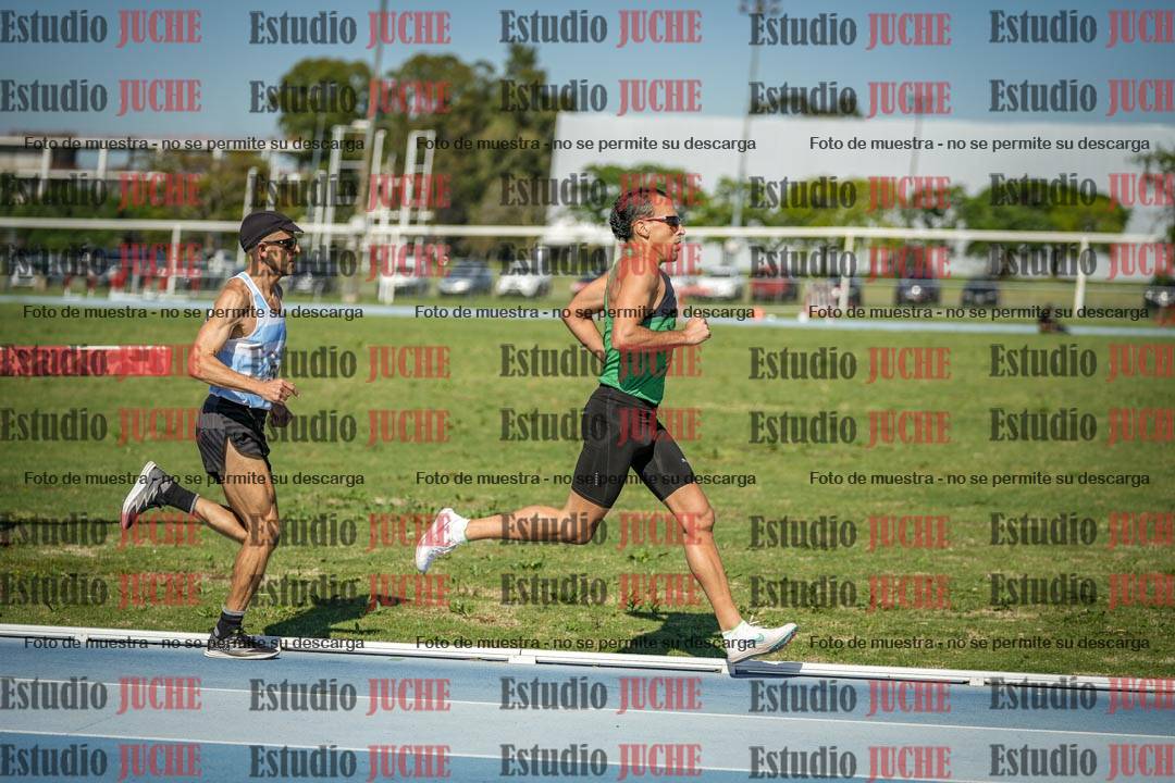 Fotos de los 5000 m de mujeres y varones - serie 1