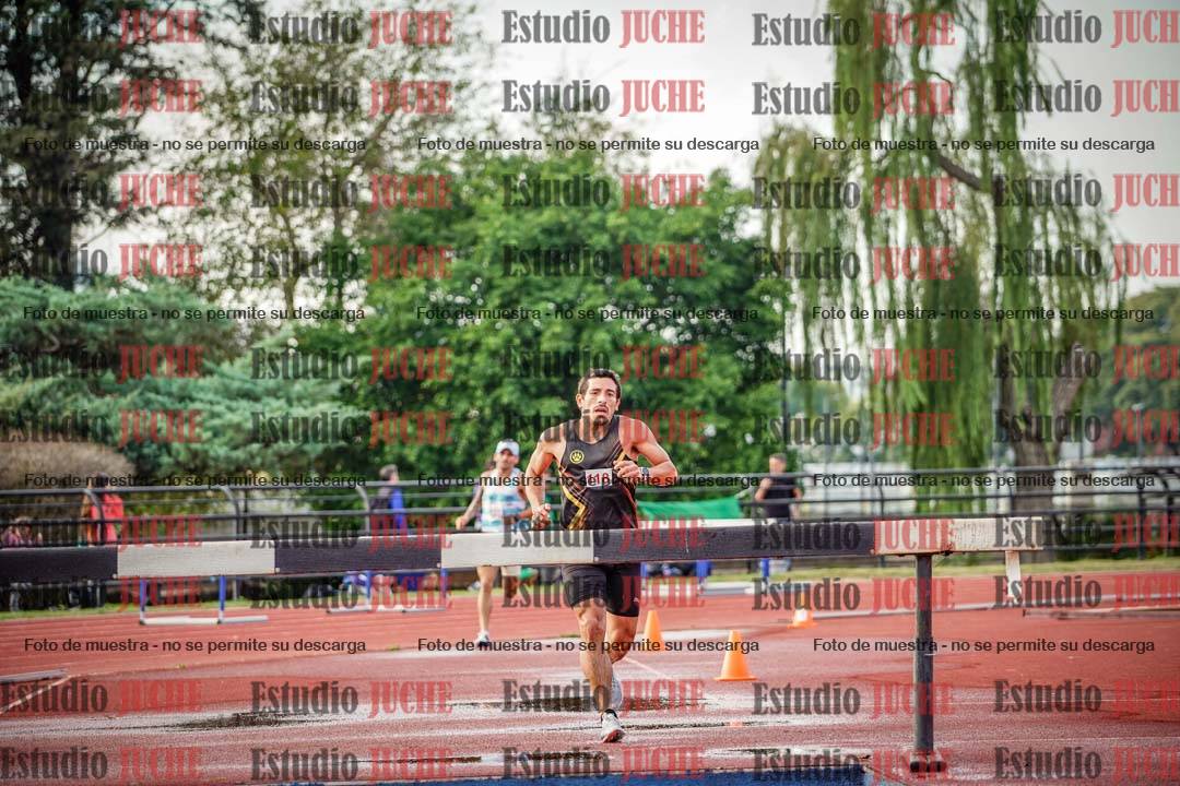 Fotos de los 3000 m con obstáculos de varones