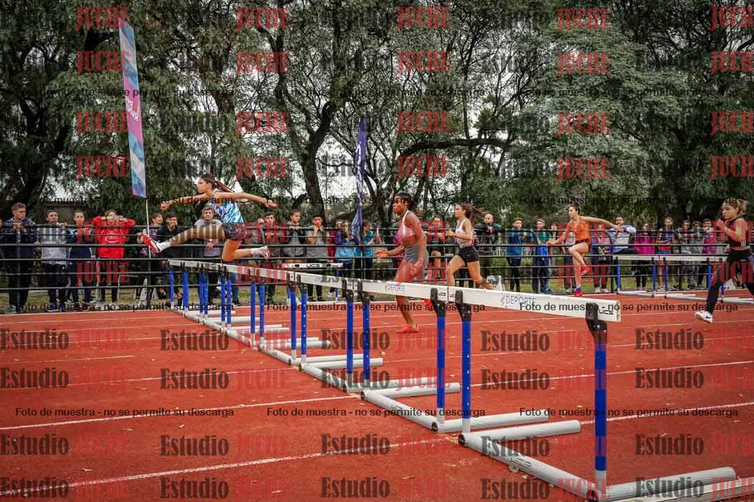 Fotos de los 100 m con vallas de mujeres