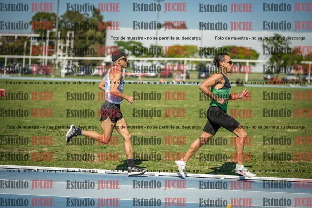 Fotos de los 5000 m de mujeres y varones - serie 1