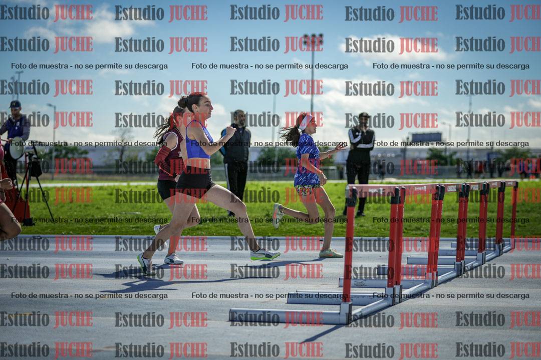 Fotos de los 80 m con vallas de mujeres